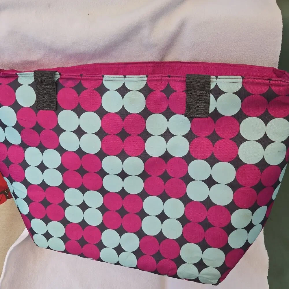 Large Igloo Soft Insulated Cooler Bag Grocery/ Picnic Approx 15h x 19w